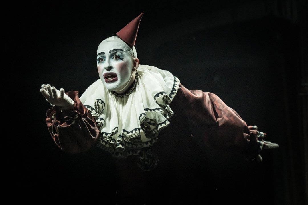 Rob Madge as the Emcee in Cabaret